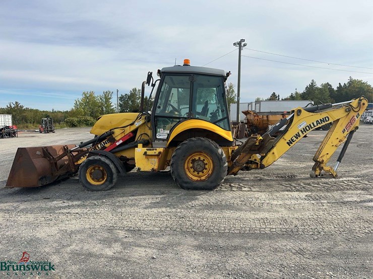 new-holland-b95b-image-7