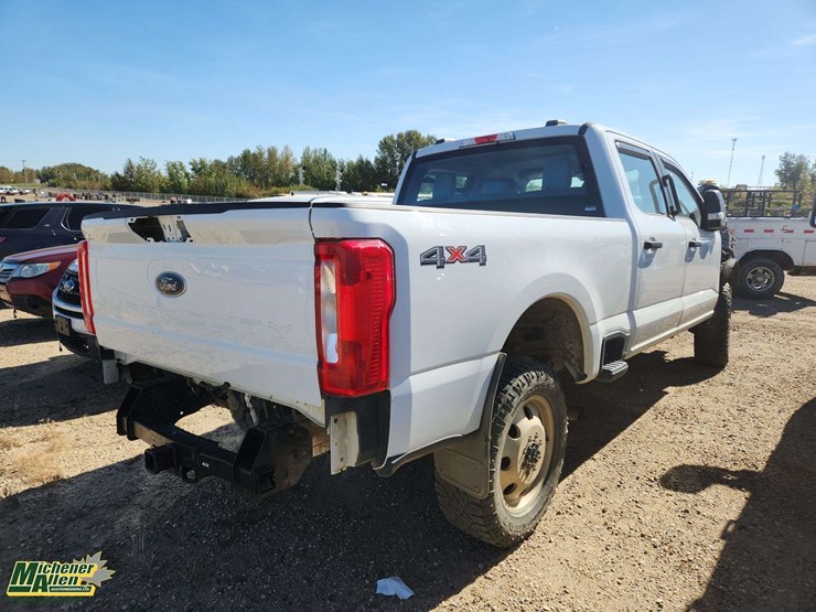 2023-ford-f250-image-4