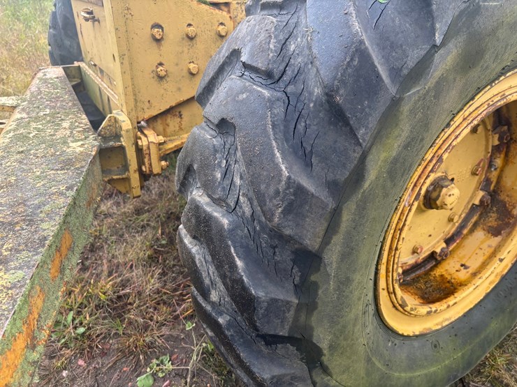 caterpillar-12-image-56