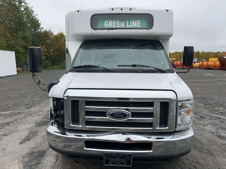 2017-ford-e450-image-2