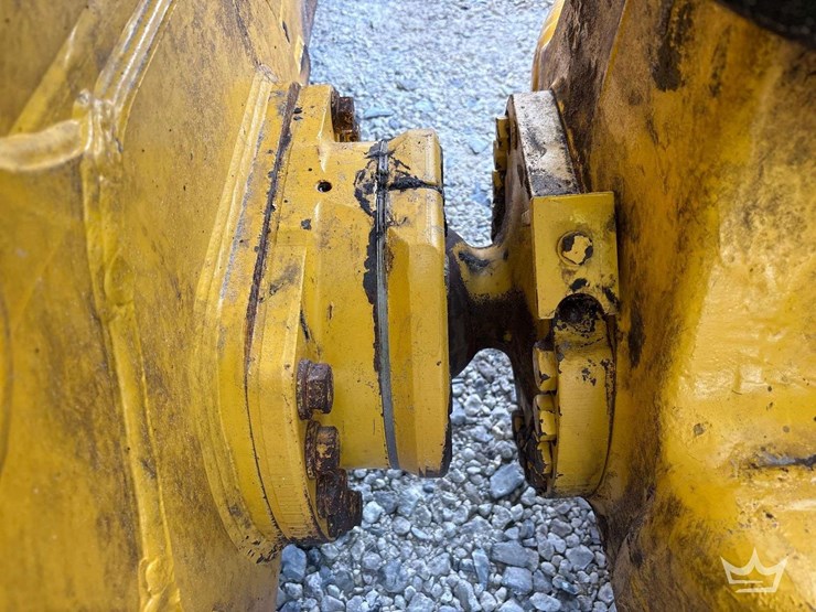 2023-komatsu-d61pxi-24-image-12