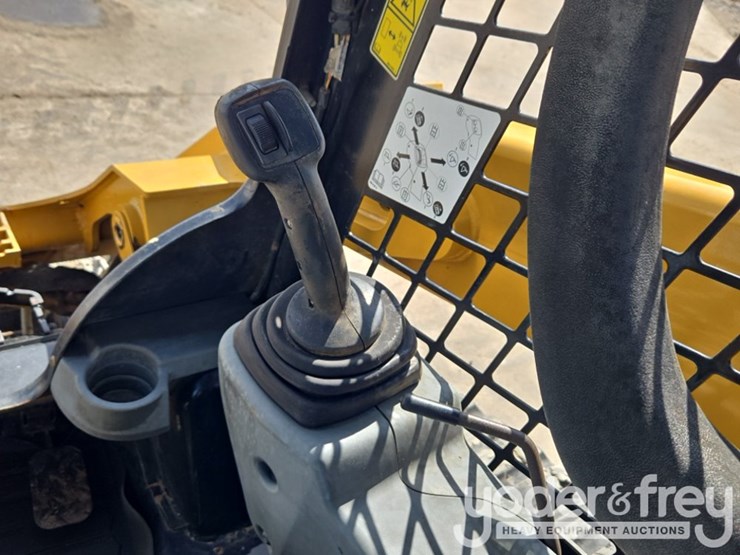 2019-caterpillar-289d-image-51