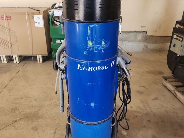euro-2---cannister-vacuum-image-1