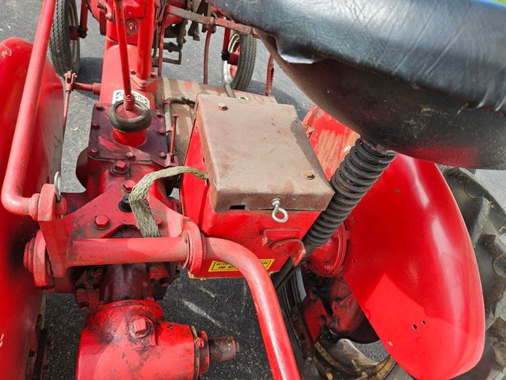 #2508-•-farmall-cub-tractor-image-19