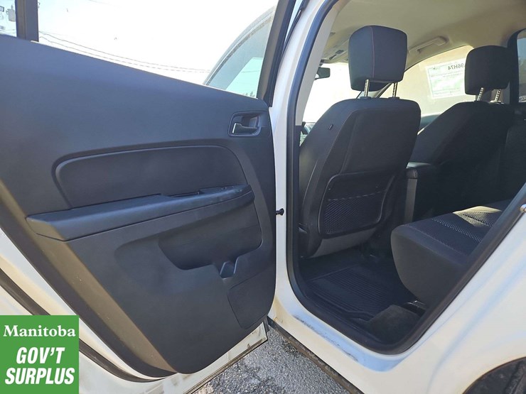 2017-chevrolet-equinox-image-19