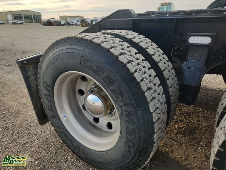 kenworth-t880-image-32