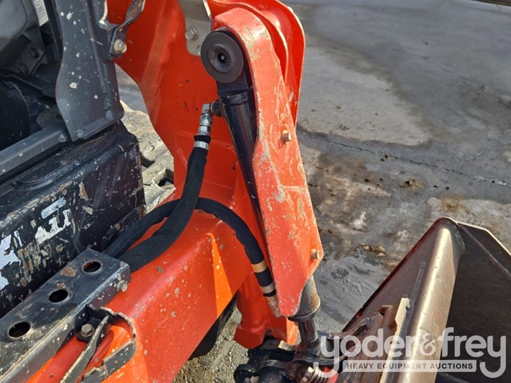 2023-kubota-svl65-2-image-22
