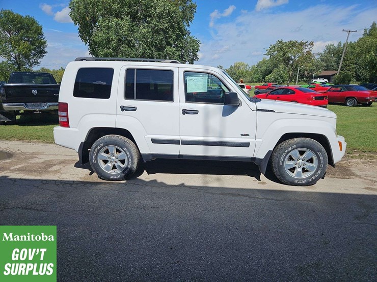 2012-jeep-liberty-image-5