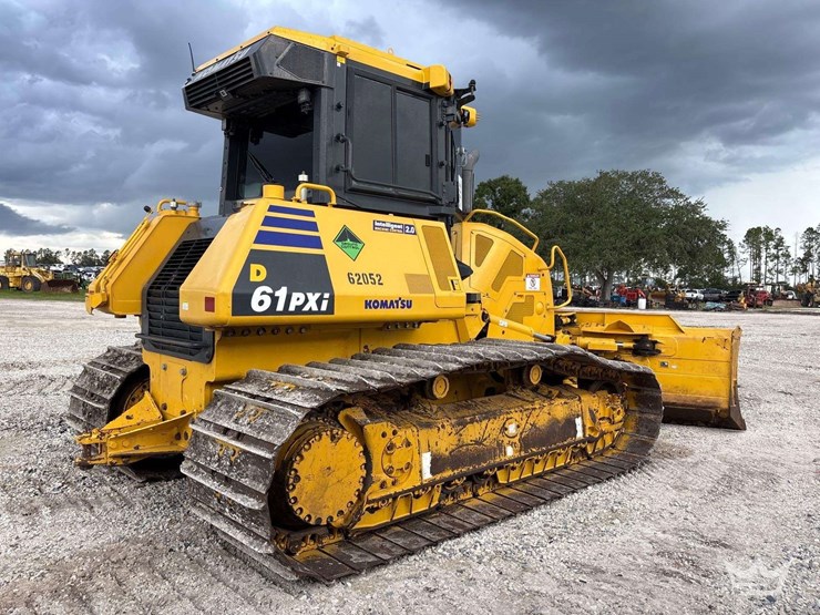 2023-komatsu-d61pxi-24-image-3