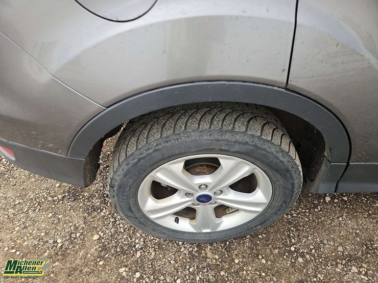 2014-ford-escape-se-image-11