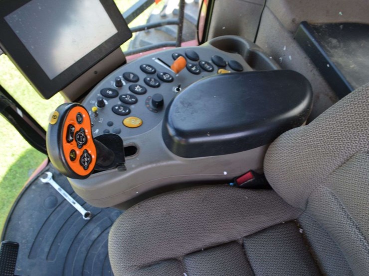 case-ih-8120-image-34