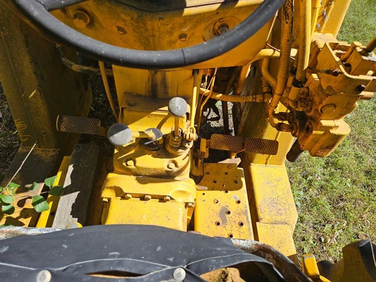 #2532-•-massey-ferguson-80b-loader-tractor-image-19