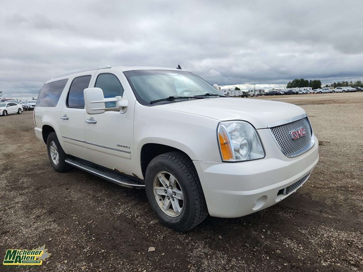 2014-gmc-yukon-xl-denali-image-2