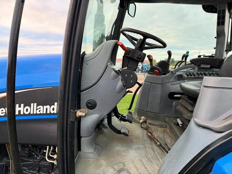 new-holland-ts110a-image-37