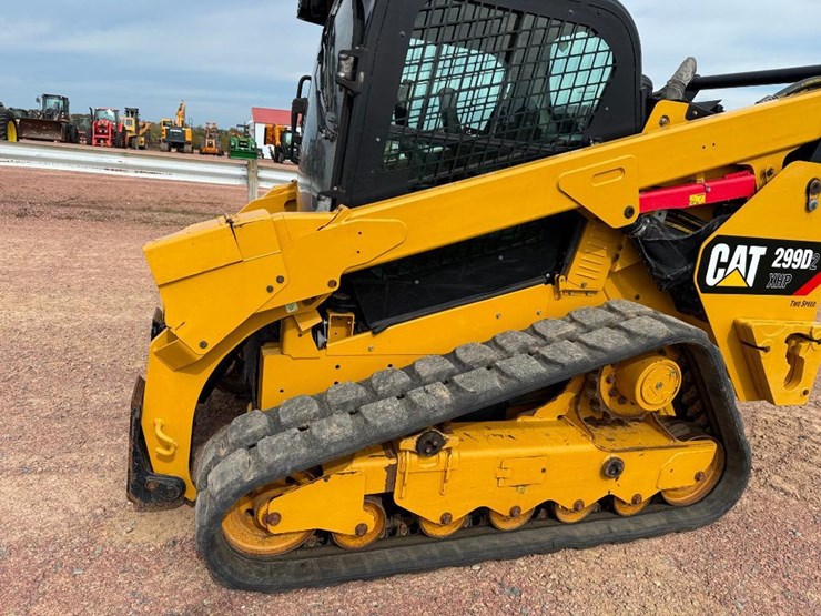 caterpillar-299d2-xhp-image-12