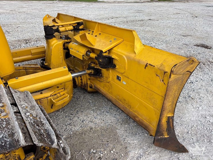 2023-komatsu-d61pxi-24-image-8