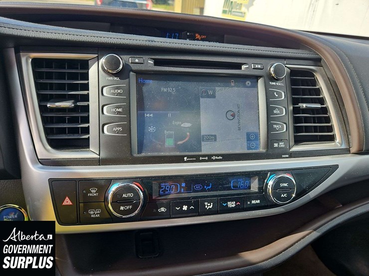 2019-toyota-highlander-hybrid-image-22