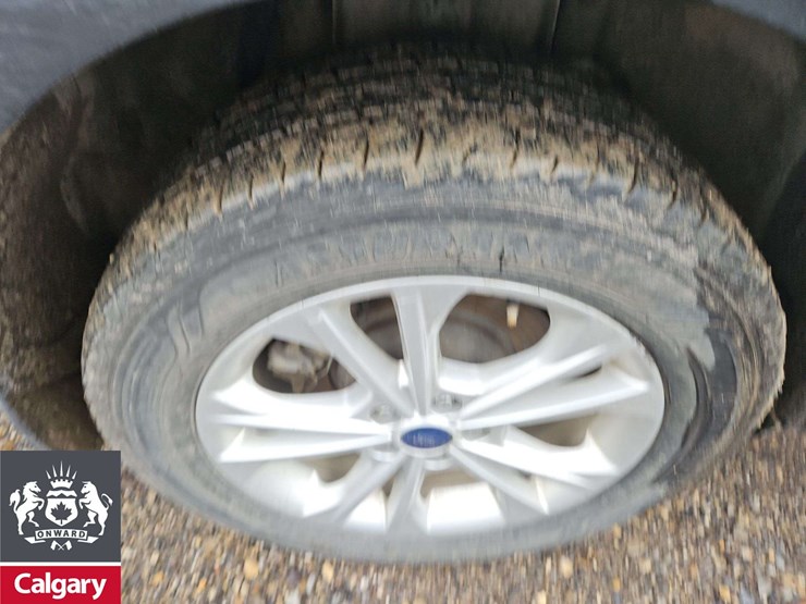 2017-ford-escape-se-image-11