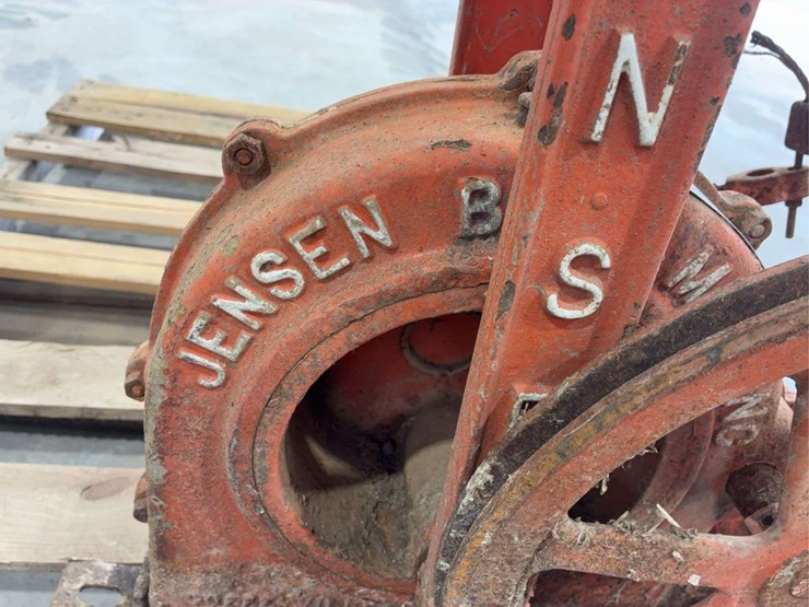 antique-pump-jack-image-5