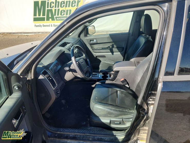 2012-ford-escape-image-13