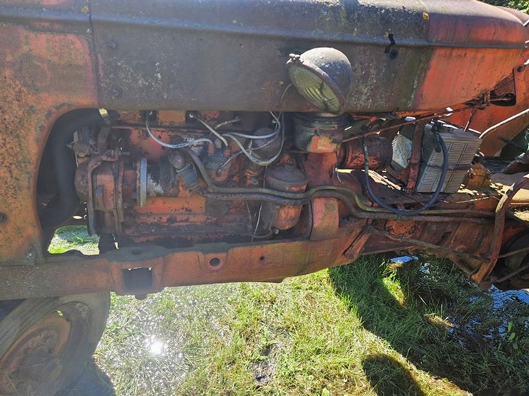 #2528-•-cockshutt-f3-tractor-image-14