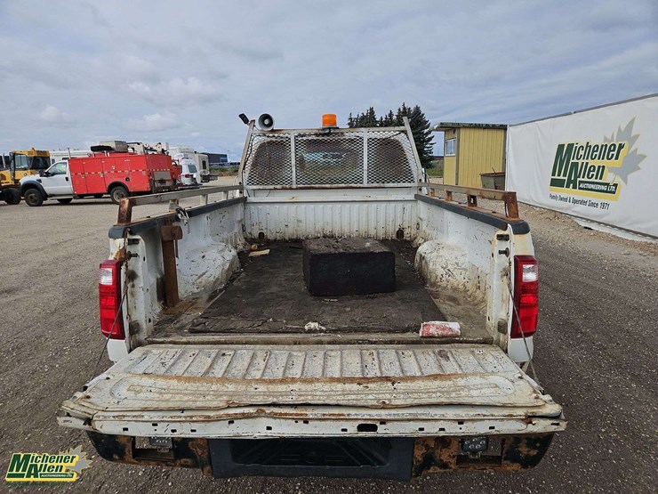 2011-ford-f350-image-15