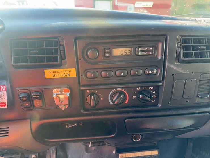 2005-ford-f650-xl-image-23