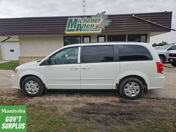 2012-dodge-grand-caravan-sxt-image-5