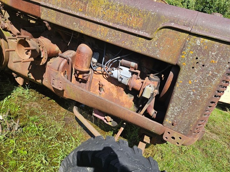 #2521-•-mccormick-w9-tractor-image-12