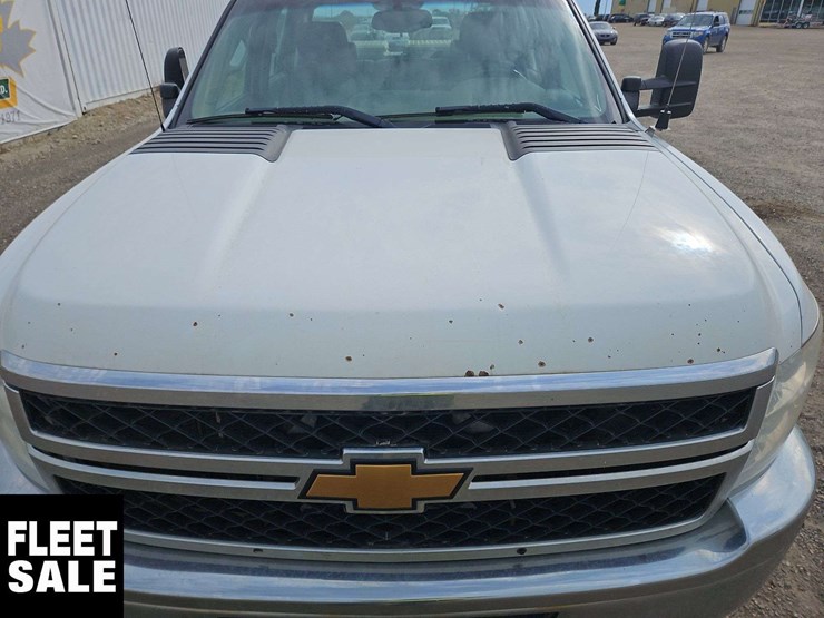 2014-chevrolet-silverado-2500hd-image-27