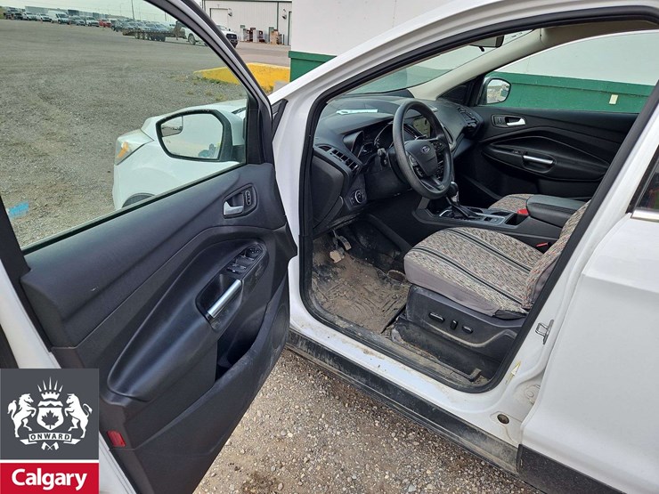 2017-ford-escape-se-image-13