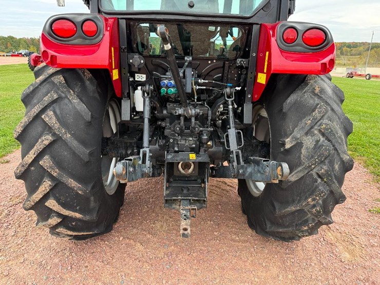 case-ih-farmall-95a-image-26