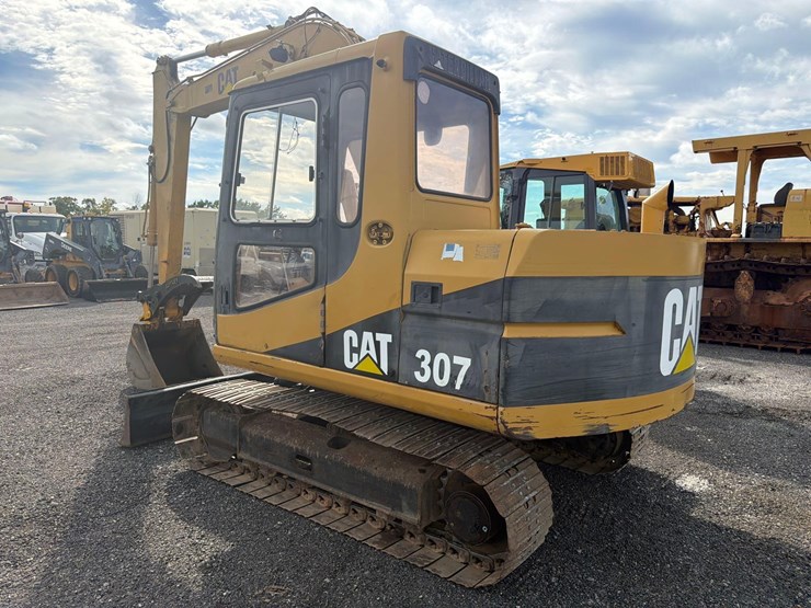 caterpillar-307-image-7