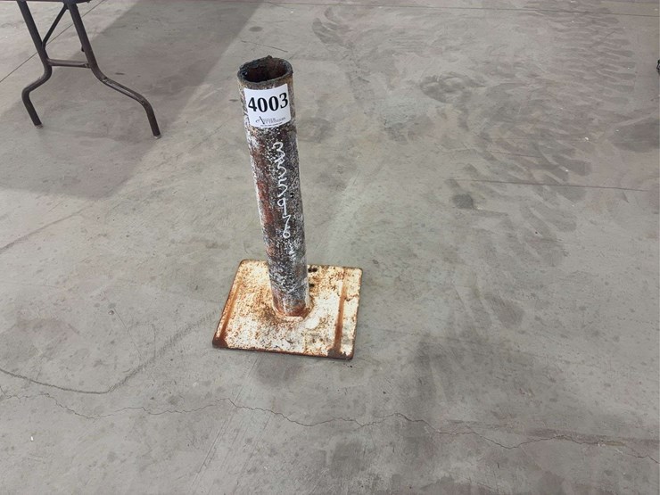 30"-tall-pedestal-image-1