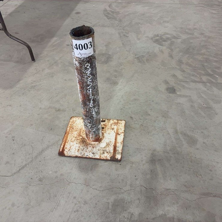 30" Tall Pedestal