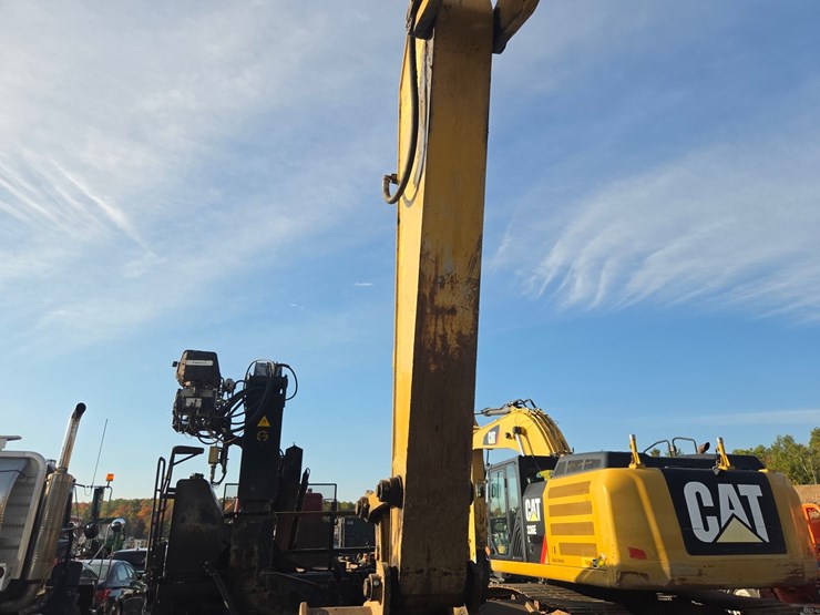 caterpillar-330b-image-16