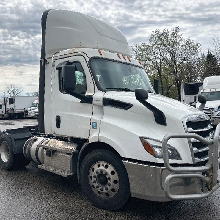2020 FREIGHTLINER CASCADIA 116