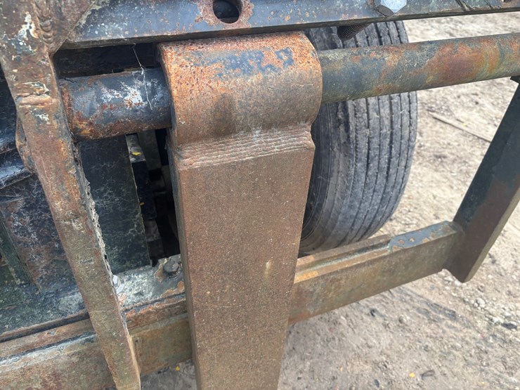 caterpillar-v180-image-58