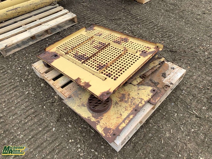 caterpillar-320-image-13
