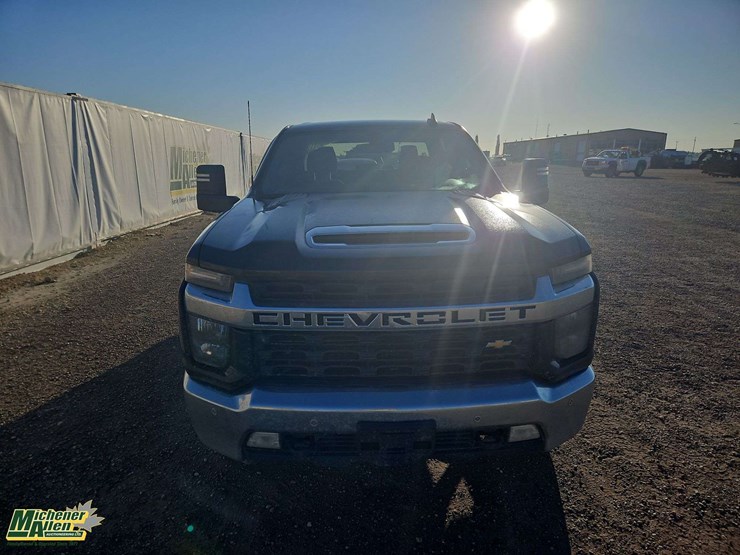 2020-chevrolet-silverado-2500hd-image-8