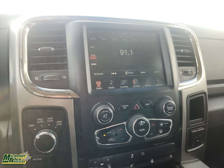 2013-dodge-1500-image-21