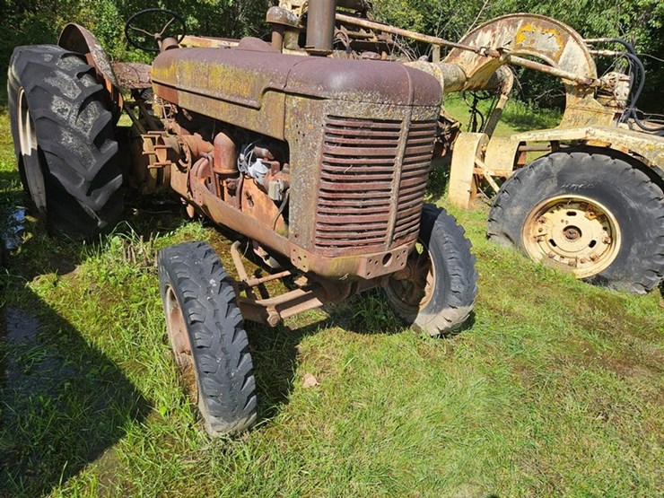 #2521-•-mccormick-w9-tractor-image-9