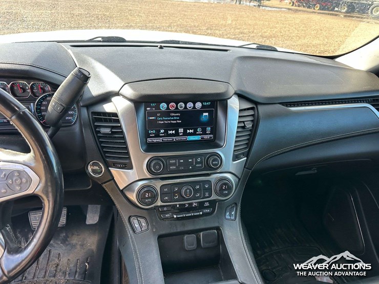2018-chevrolet-suburban-image-11