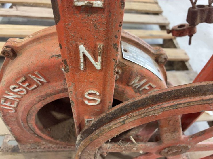 antique-pump-jack-image-6