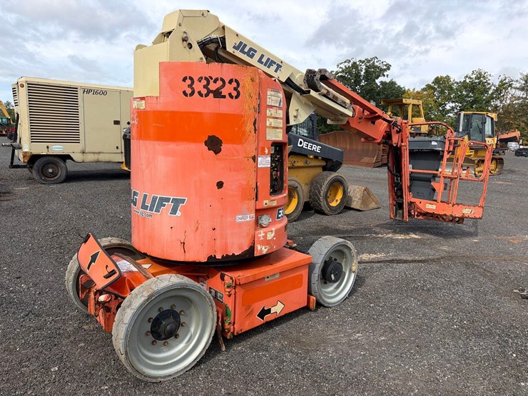 jlg-e300ajp-image-5