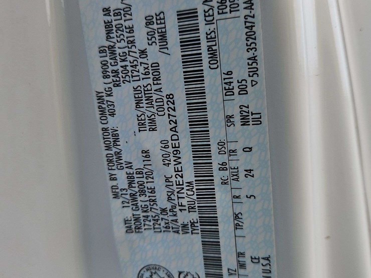 2014-ford-cargo-image-29