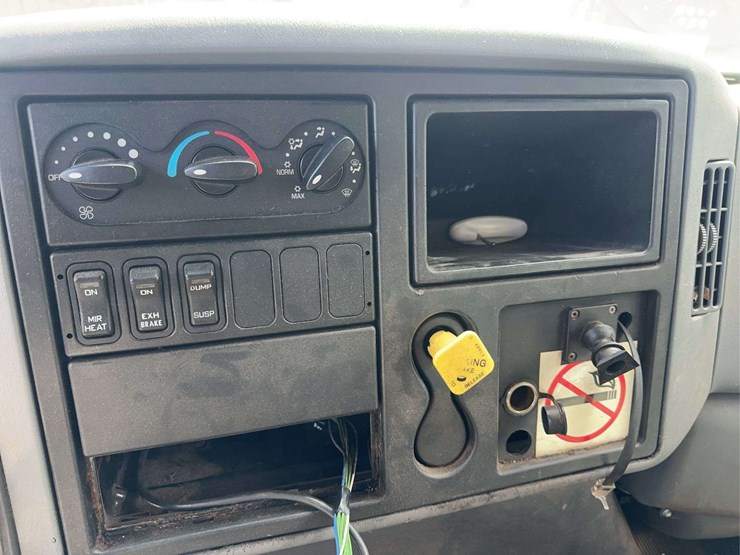 2006-international-durastar-4300-image-27