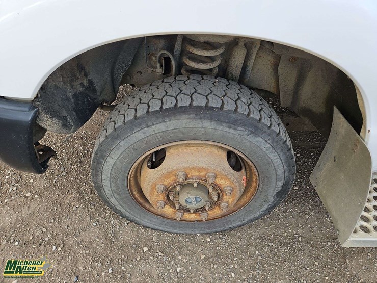 2011-ford-f350-image-9