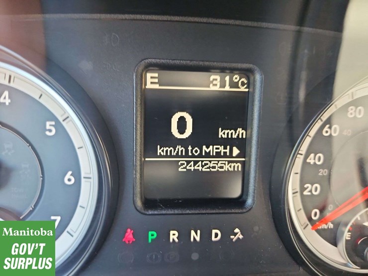 2015-dodge-1500-image-26
