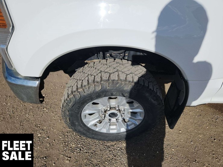 2021-ford-f350-image-9
